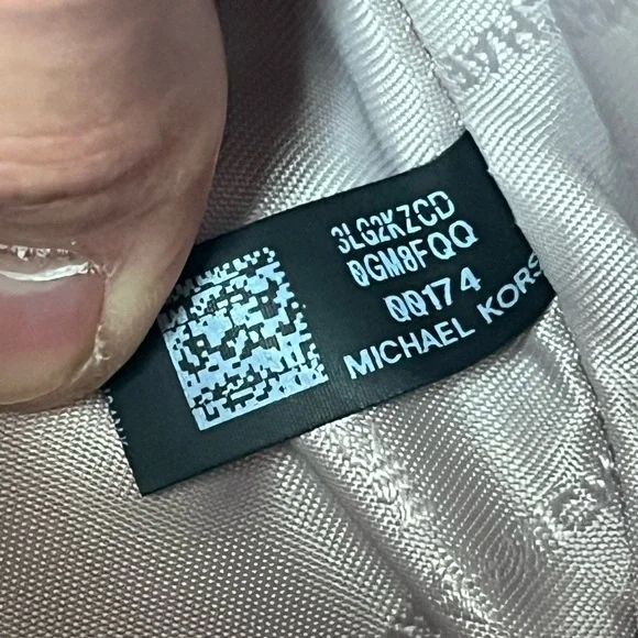 Michael Kors Merritt Small Convertible Pocket Crossbody - Picture 16 of 16